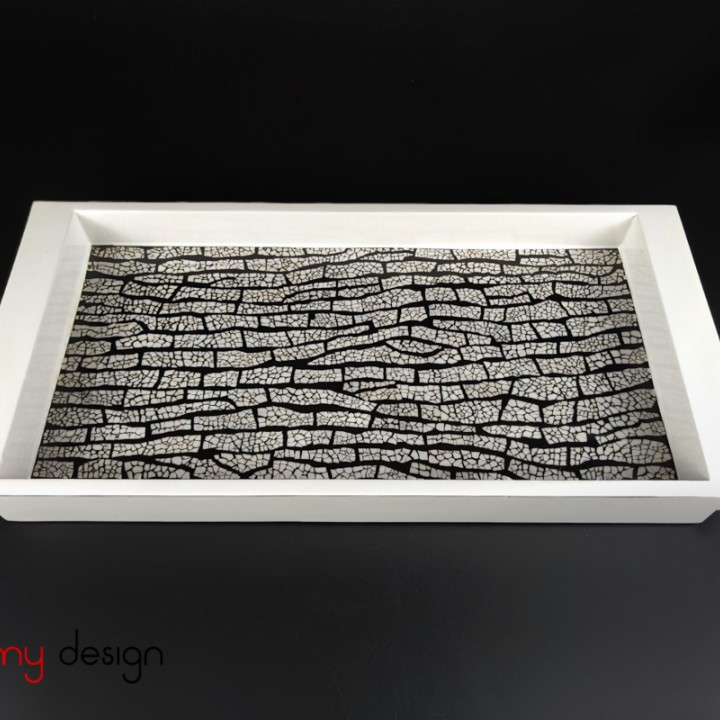 White rectangle lacquer tray attached with zigzag eggshells 22*45 cm